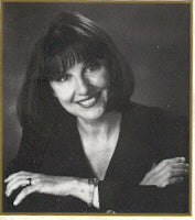 Donna Woolfolk Cross